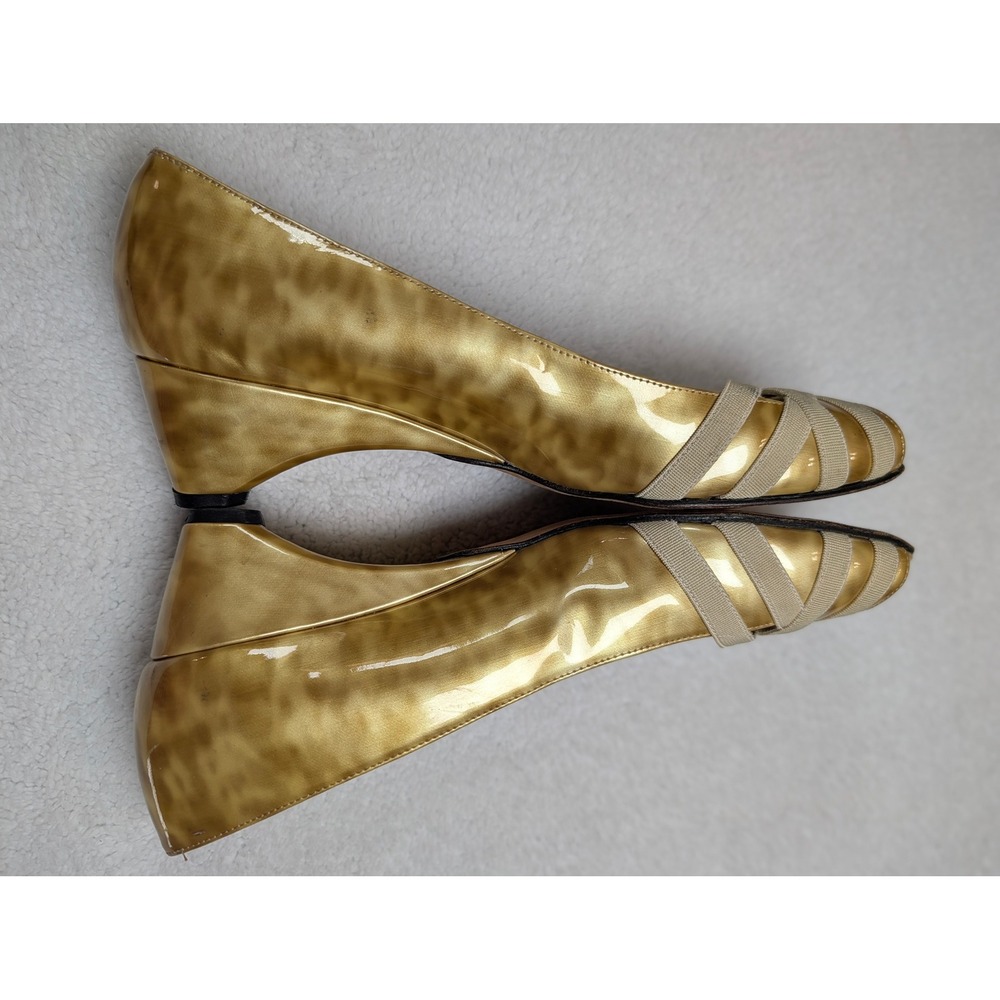 Stuart Weitzman Gold Tortoise Patent Leather Peep Toe Wedge Heels UW35709 7.5N